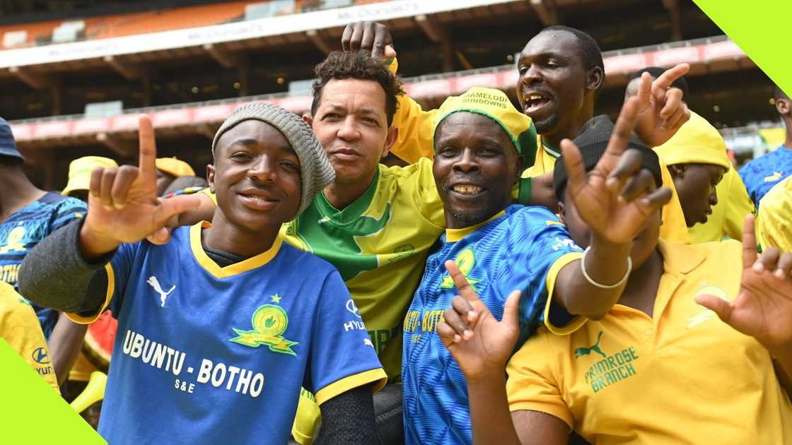 Mamelodi Sundowns left the FNB Stadium happy. Mamelodi Sundowns left the FNB Stadium happy.