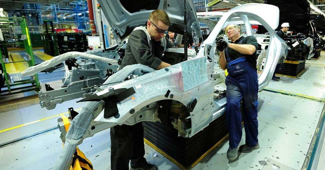 Mercedes-Benz South Africa to engage shed 700 jobs Mercedes-Benz South Africa to engage shed 700 jobs