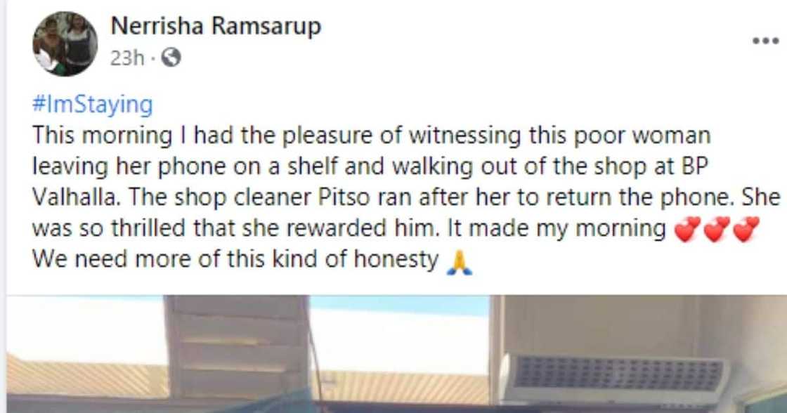 Generous, Man, Returning, Cell Phone, Woman, Cape Town Generous, Man, Returning, Cell Phone, Woman, Cape Town