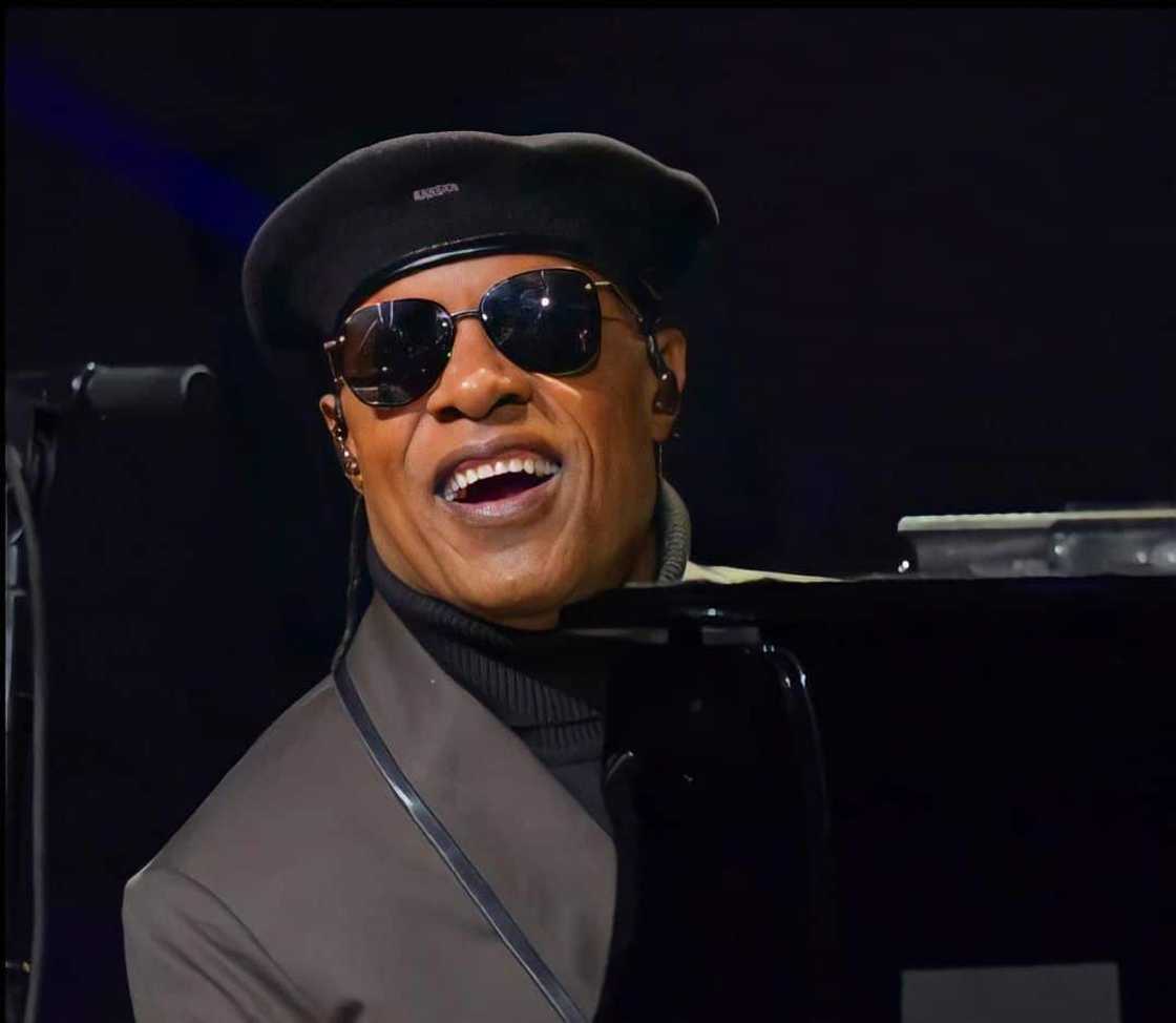 Stevie Wonder can see