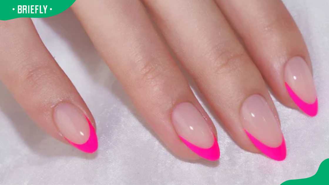 Pink French nails design Pink French nails design