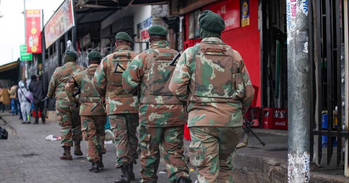 SANDF, SAPS, Facebook, Groceries, Looting, Gauteng, KwaZulu-Natal