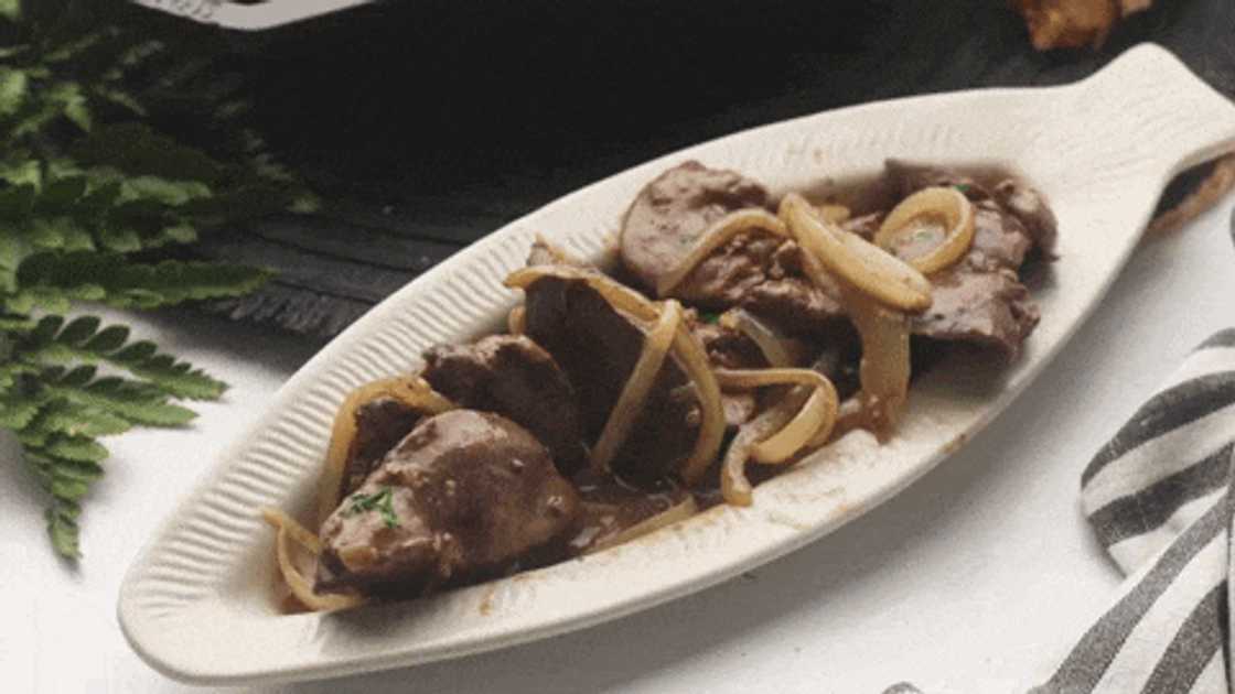 Hot ox liver and onion served Hot ox liver and onion served