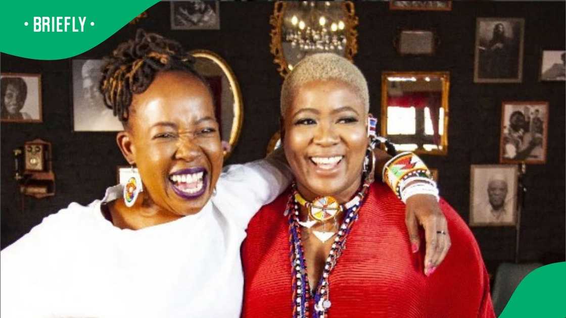 Thandiswa Mazwai defends Ntsiki Mazwai from trolls Thandiswa Mazwai defends Ntsiki Mazwai from trolls