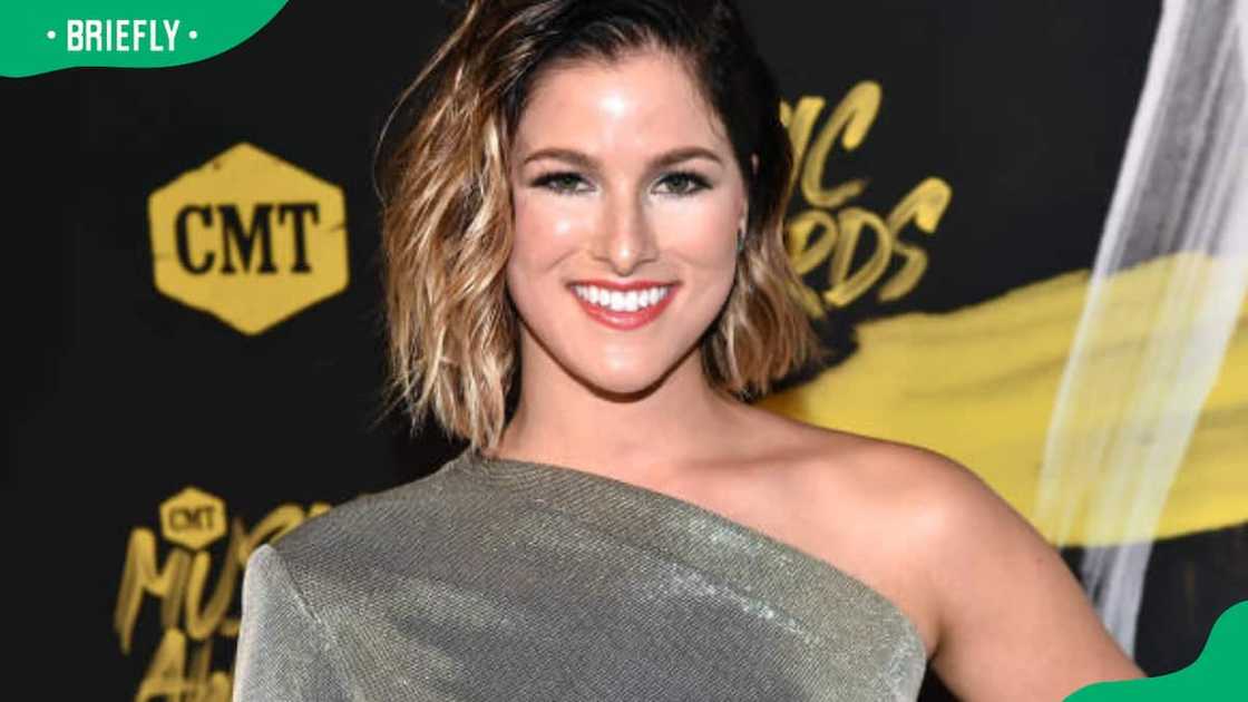 Cassadee Pope at the 2018 CMT Music Awards Cassadee Pope at the 2018 CMT Music Awards