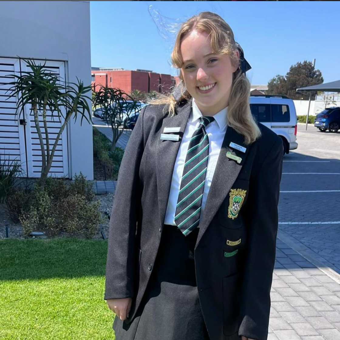 Carly Fields' daughtr Carly Fields' daughtr