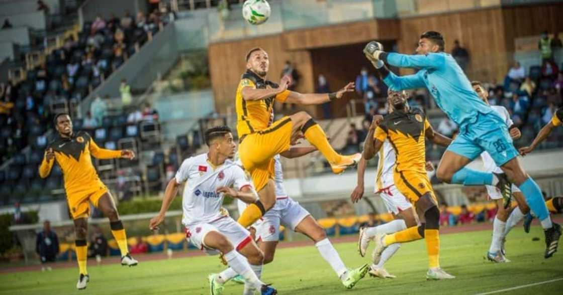 Fikile Mbalula heaps praise on Kaizer Chiefs Fikile Mbalula heaps praise on Kaizer Chiefs