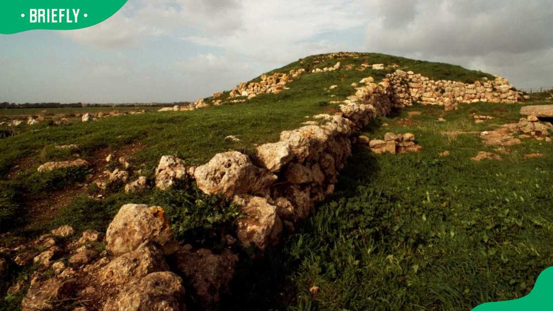 Top 10 oldest buildings in the world Top 10 oldest buildings in the world