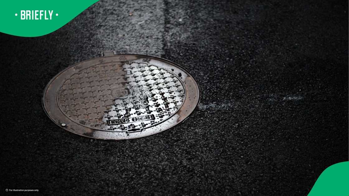 Man trapped in storm drain after robbery gets rescued