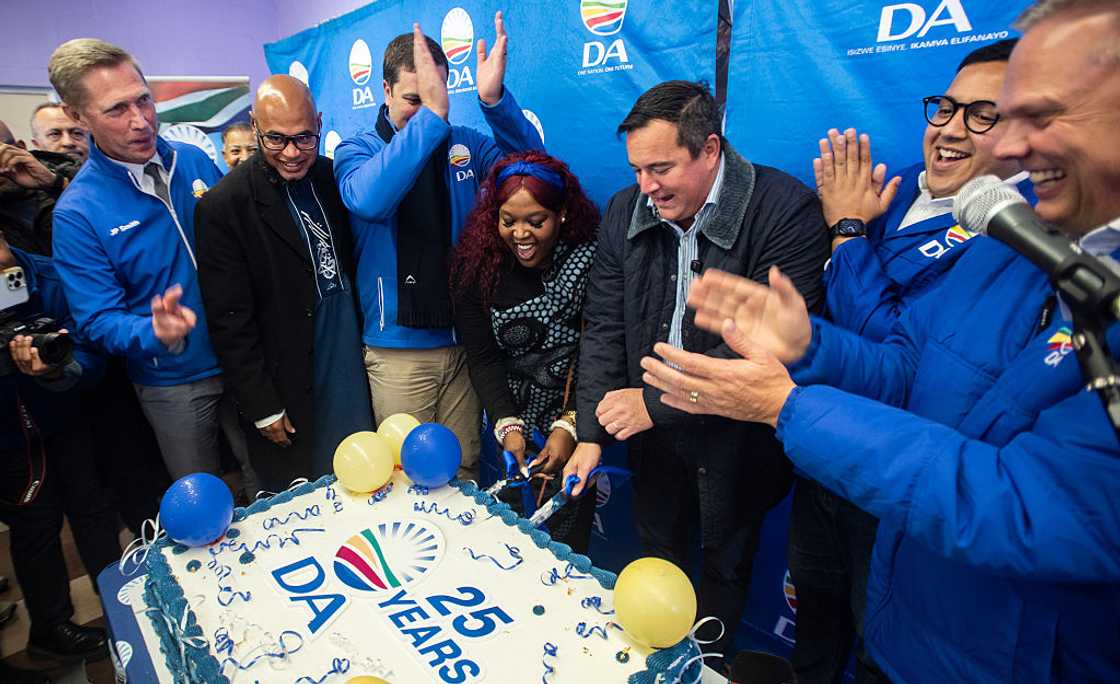 The Democratic Alliance received R25 million from two donors The Democratic Alliance received R25 million from two donors