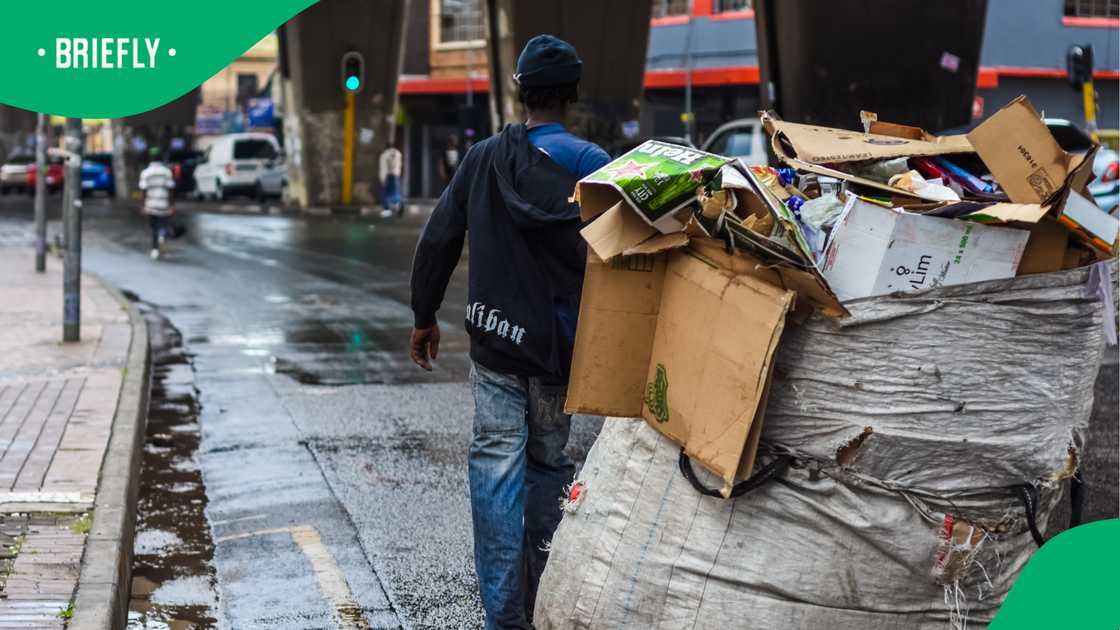 Pretoria East residents warned about suspects allegedly posing as waste pickers Pretoria East residents warned about suspects allegedly posing as waste pickers