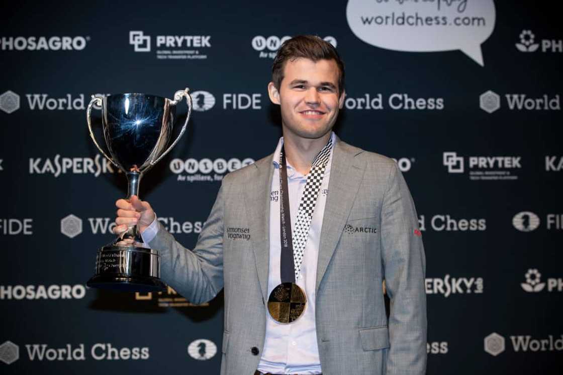 Magnus Carlsen: net worth, age, girlfriend, family, rating, titles, profiles Magnus Carlsen: net worth, age, girlfriend, family, rating, titles, profiles