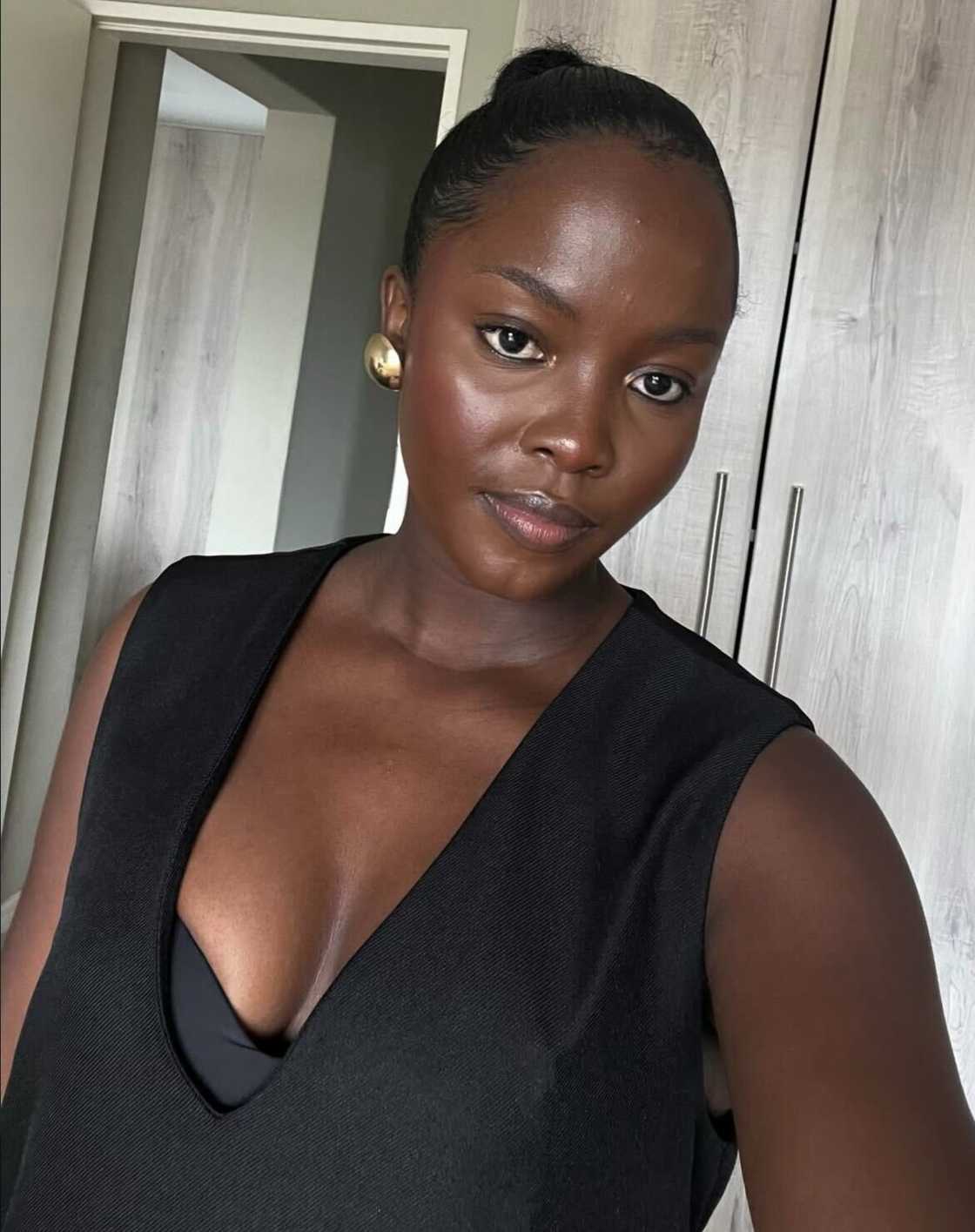 A South African fashion and beauty vlogger shared her 20-guest wedding on TikTok.