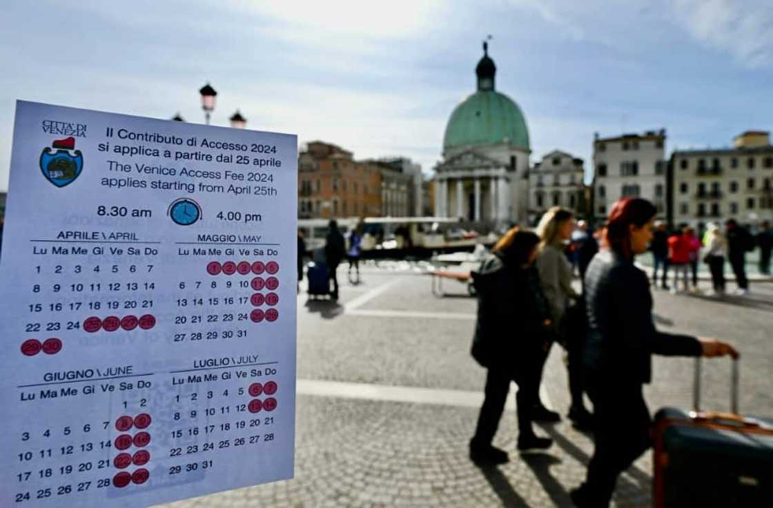 A calendar marking the days day trippers have to pay entry fees A calendar marking the days day trippers have to pay entry fees