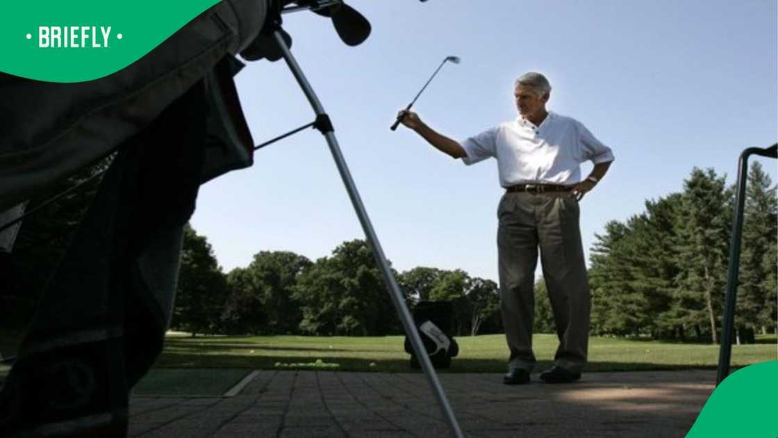 Frank Wharton dies at the age of 90.