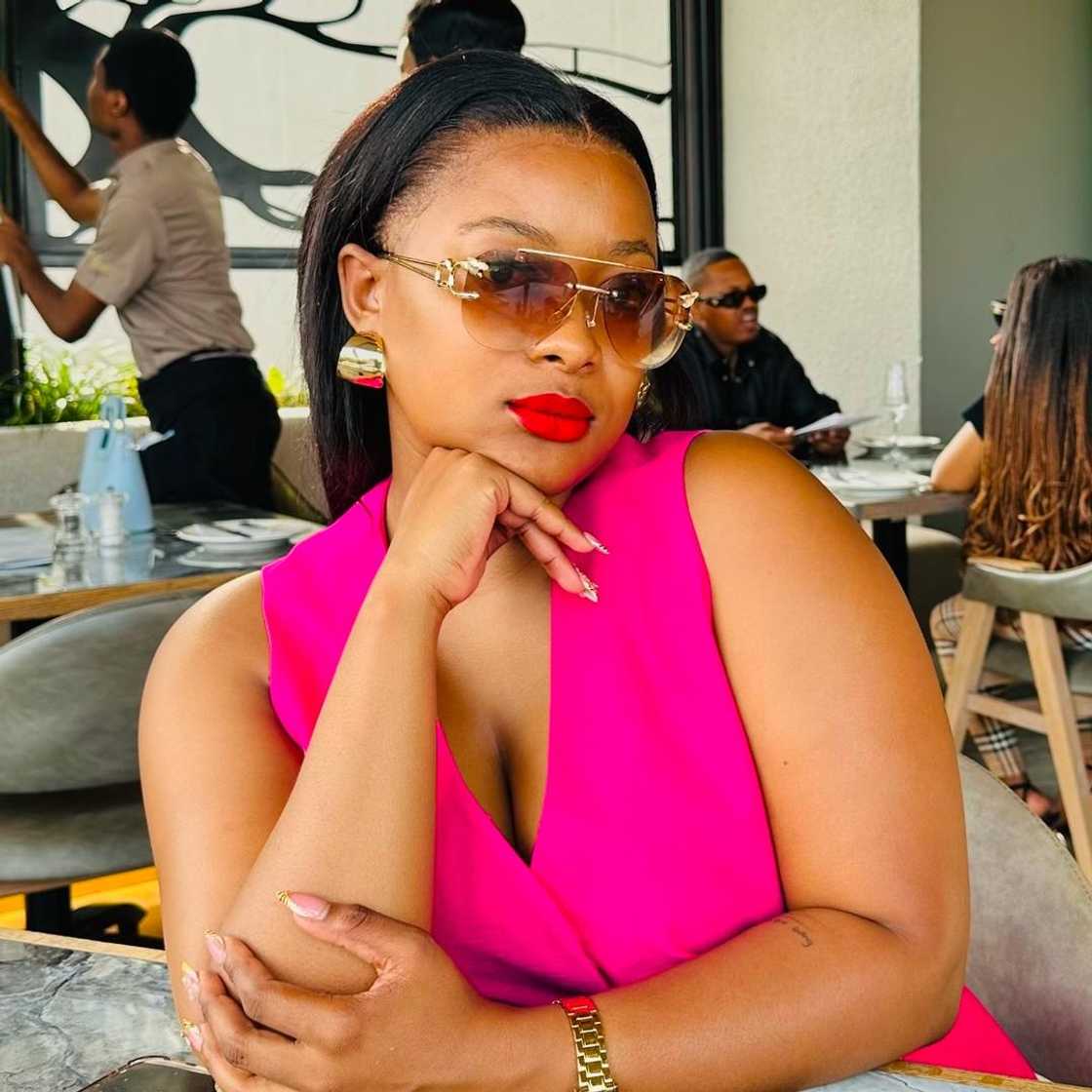 Social media users were impressed by a lady's fashion sense Social media users were impressed by a lady's fashion sense