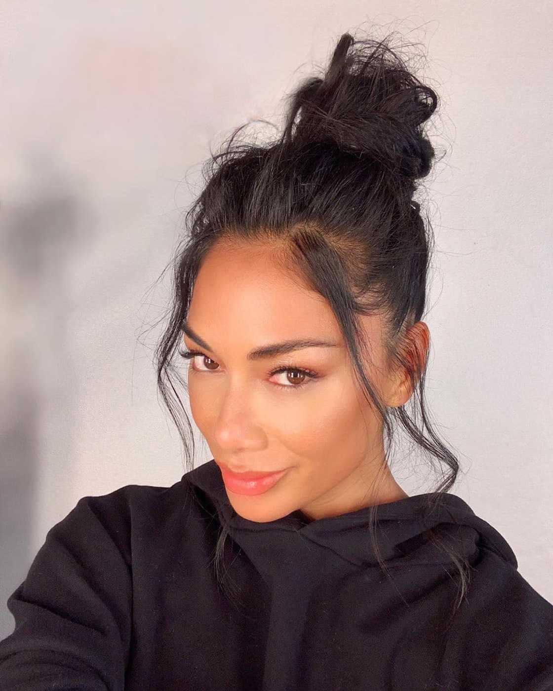 Nicole Scherzinger bio Nicole Scherzinger bio