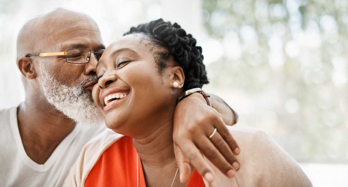 Woman expressed her love for her husband Woman expressed her love for her husband