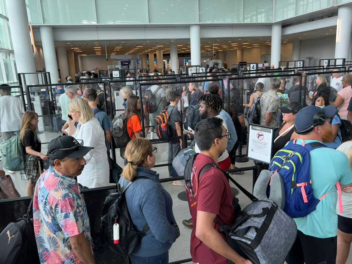 Airlines are struggling to manage soaring demand for flying, reporting profits in the most recent quarter but not yet able to restore all of the pre-pandemic capacity Airlines are struggling to manage soaring demand for flying, reporting profits in the most recent quarter but not yet able to restore all of the pre-pandemic capacity