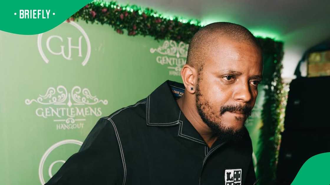 Kabza De Small makes surprise performance at Kunye Event Kabza De Small makes surprise performance at Kunye Event