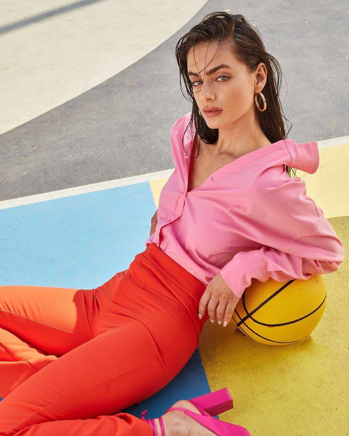 Yael Shelbia Yael Shelbia