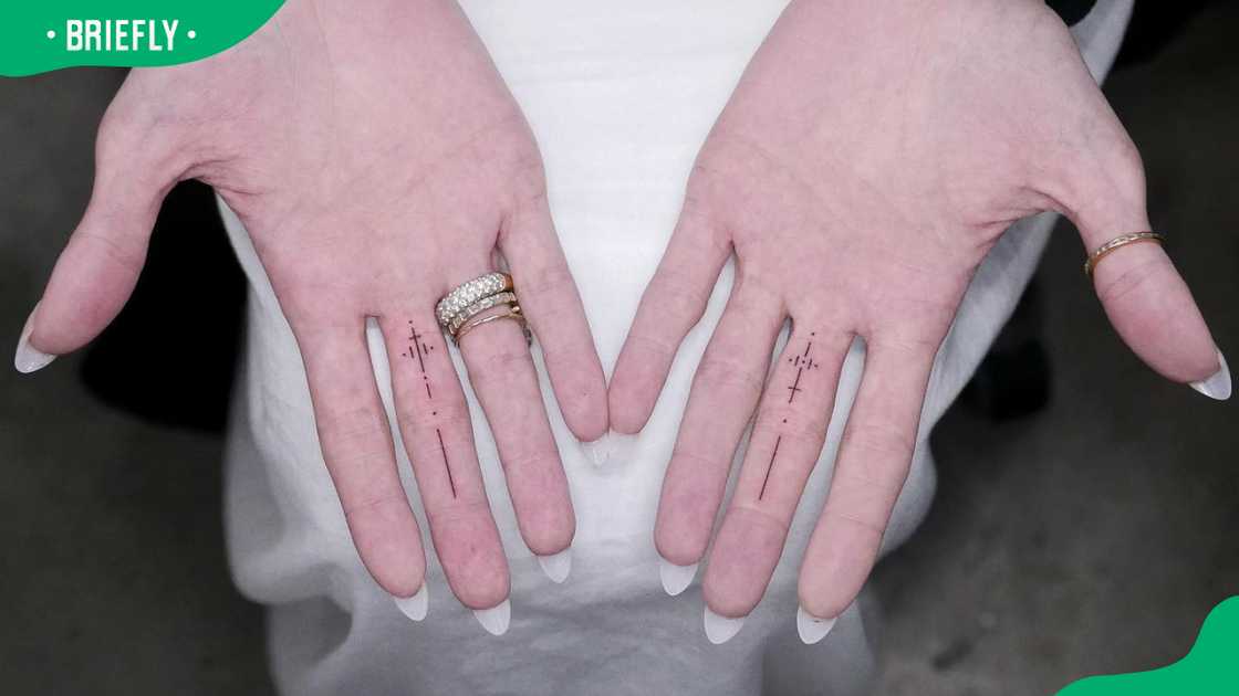 Angelina Jolie's two geometric abstract daggers Angelina Jolie's two geometric abstract daggers