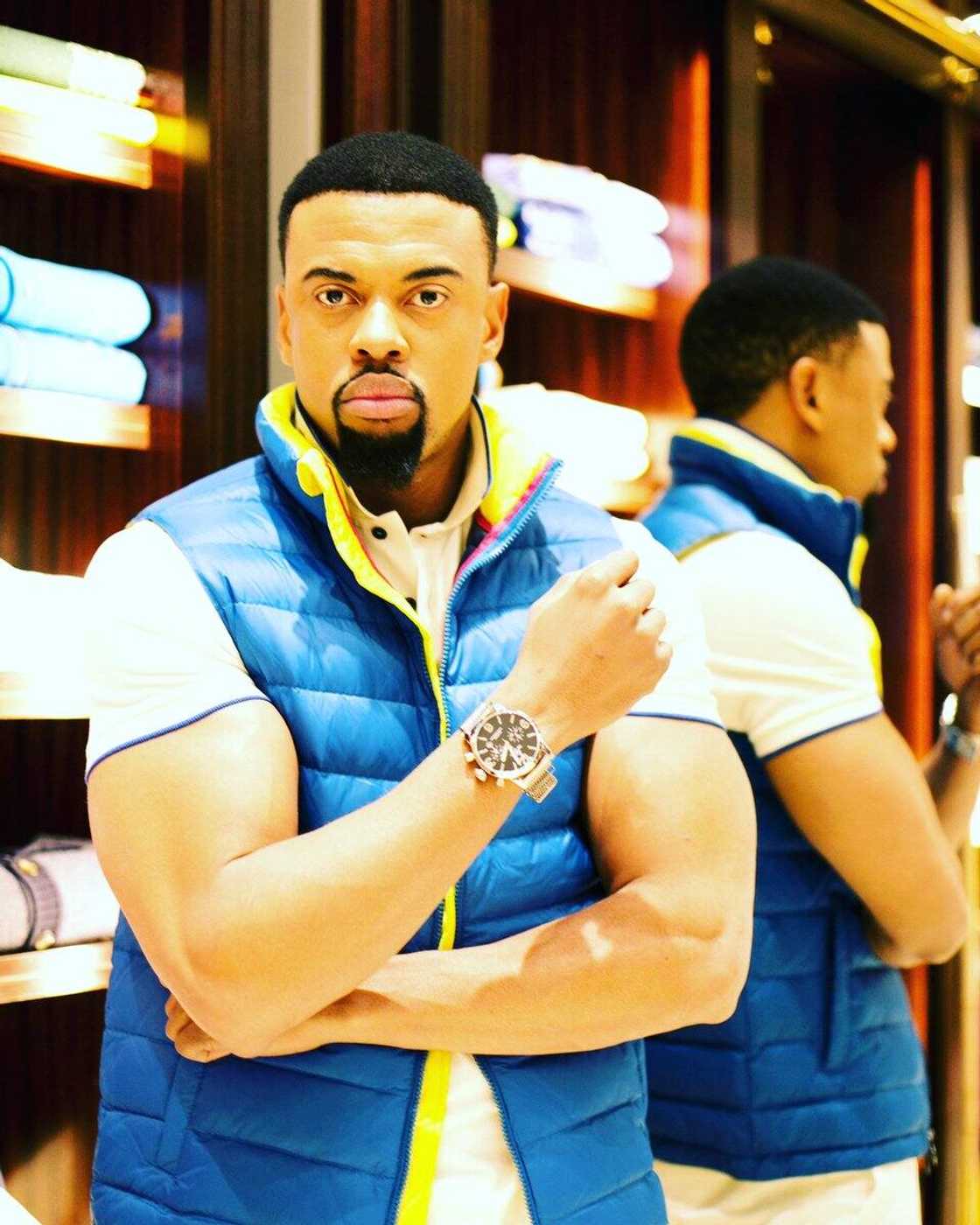 Zweli Dube bio Zweli Dube bio
