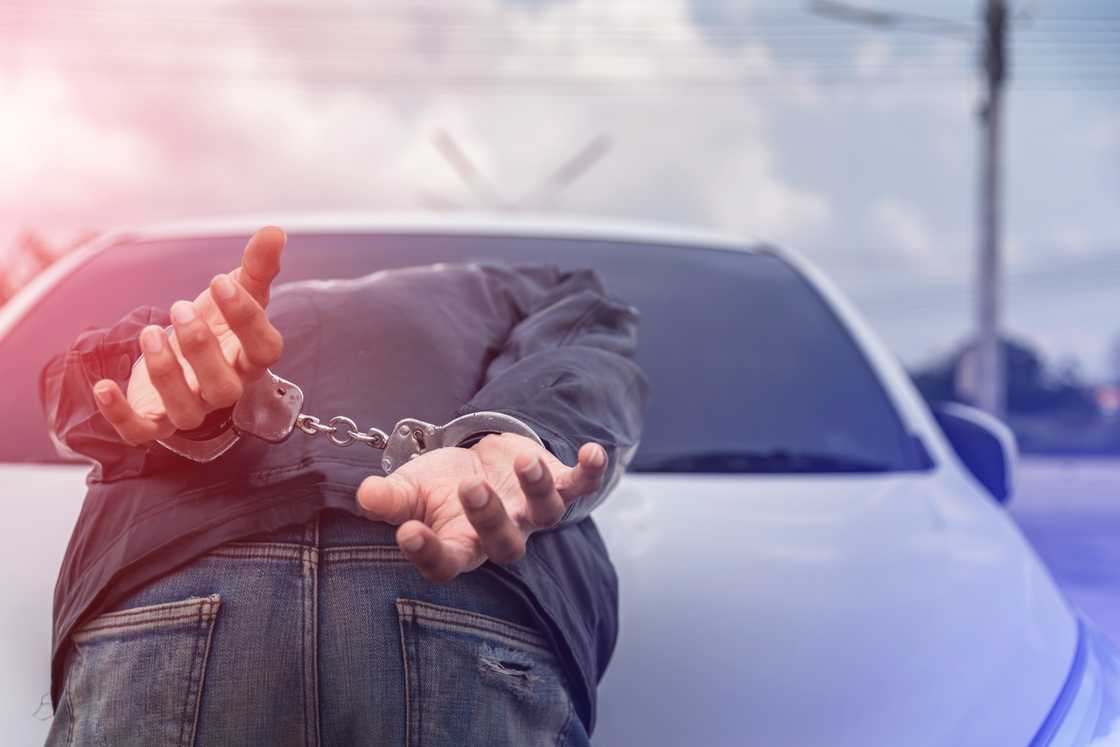 Two police officers were arrested in Gauteng for extortion Two police officers were arrested in Gauteng for extortion