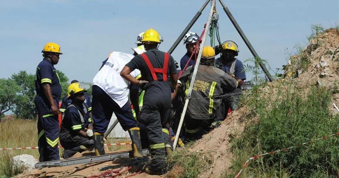 3 illegal miners die, collapsed cave, Nuttaboy Mine. Northern Cape, 10 rescued, Minster of Mineral Resources and Energy Deputy Dr Nobuhle Nkabane 3 illegal miners die, collapsed cave, Nuttaboy Mine. Northern Cape, 10 rescued, Minster of Mineral Resources and Energy Deputy Dr Nobuhle Nkabane