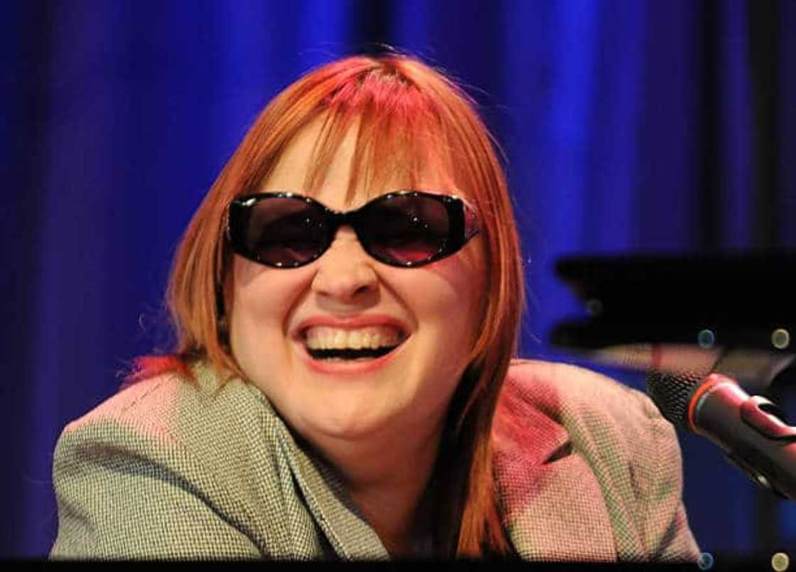 blind piano player Diane Schuur