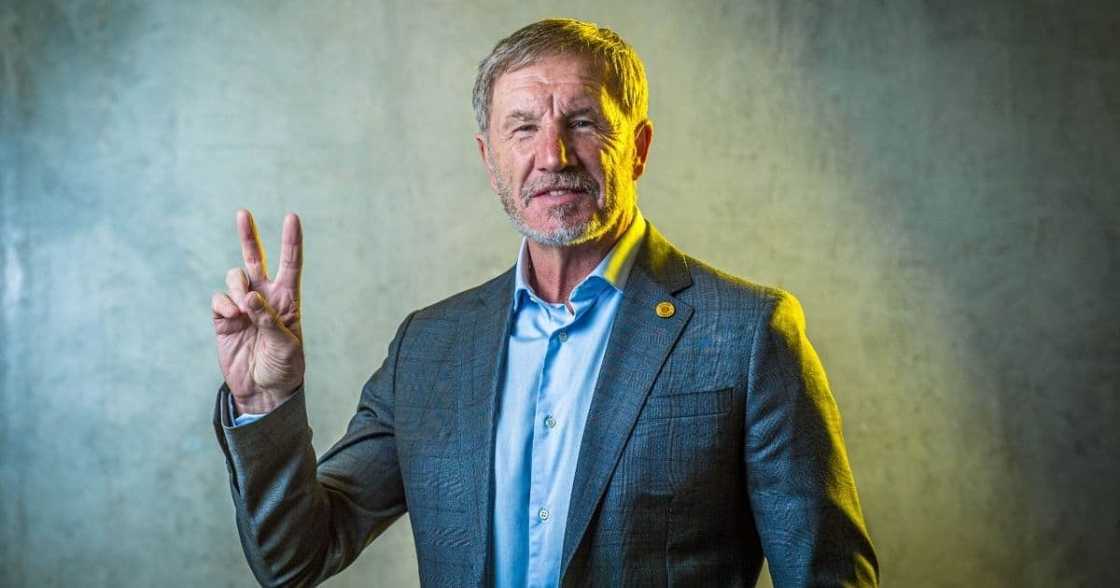 Kaizer Chiefs have officially confirmed coach Stuart Baxter’s return to the club. Image: @KaizerChiefs/Twitter Kaizer Chiefs have officially confirmed coach Stuart Baxter’s return to the club. Image: @KaizerChiefs/Twitter