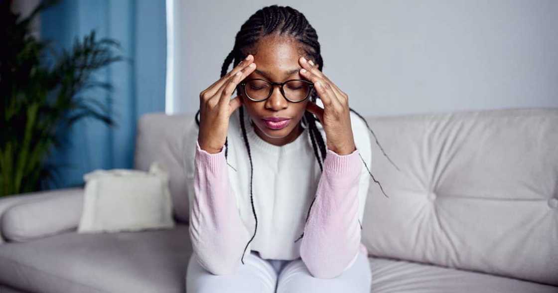 Woman complains about possessive bae Woman complains about possessive bae