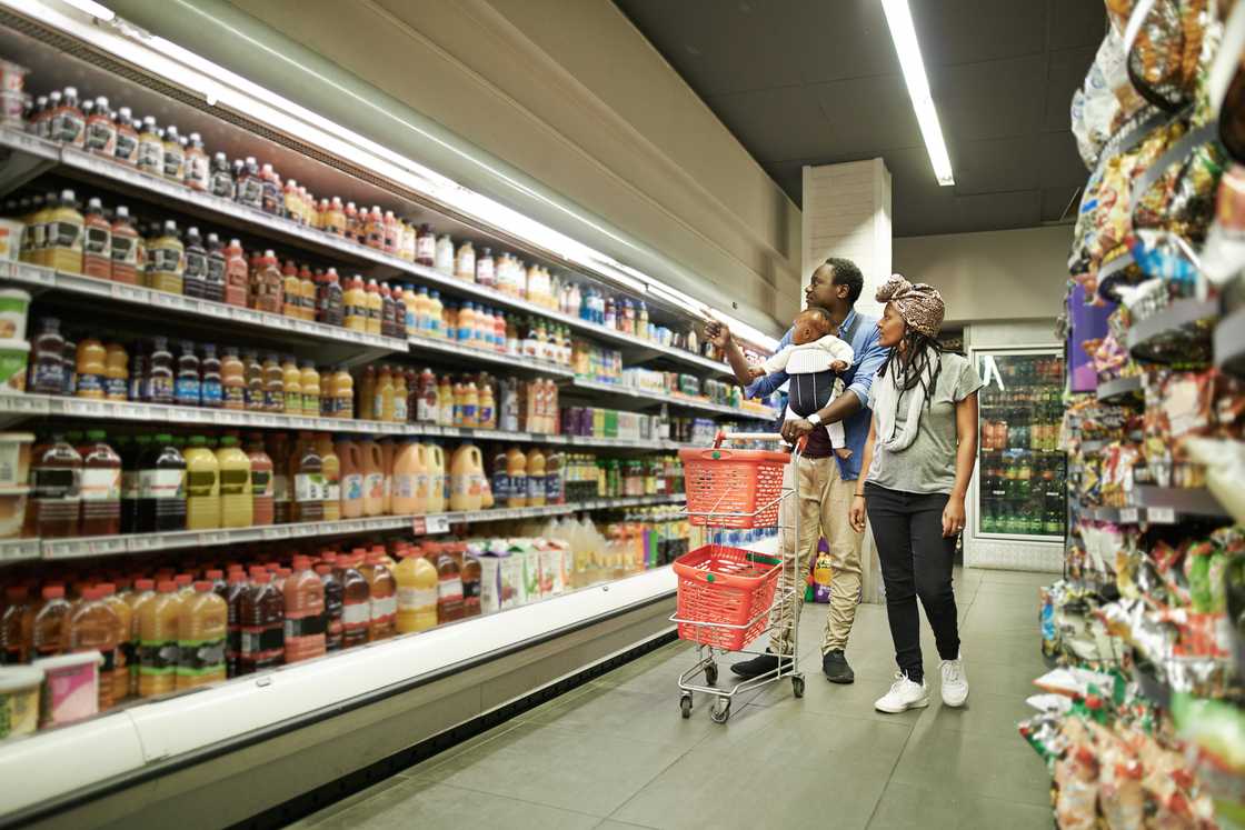 A young South African couple was snapped at the grocery store A young South African couple was snapped at the grocery store