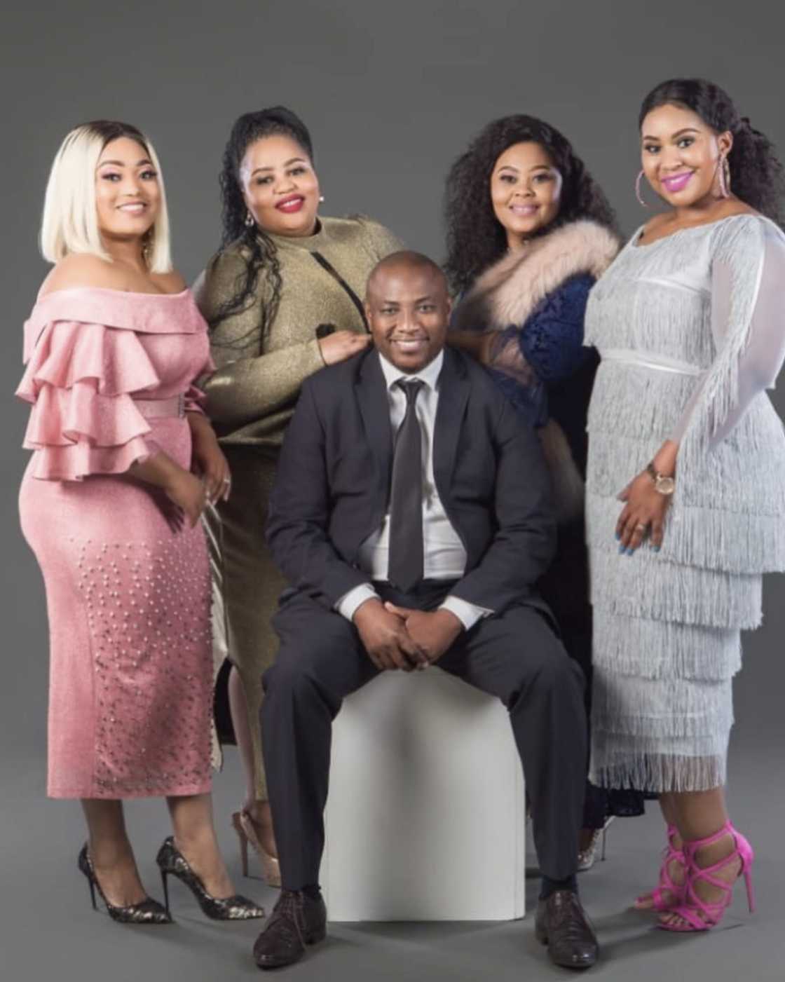 Musa Mseleku and his wives went viral over an old video Musa Mseleku and his wives went viral over an old video