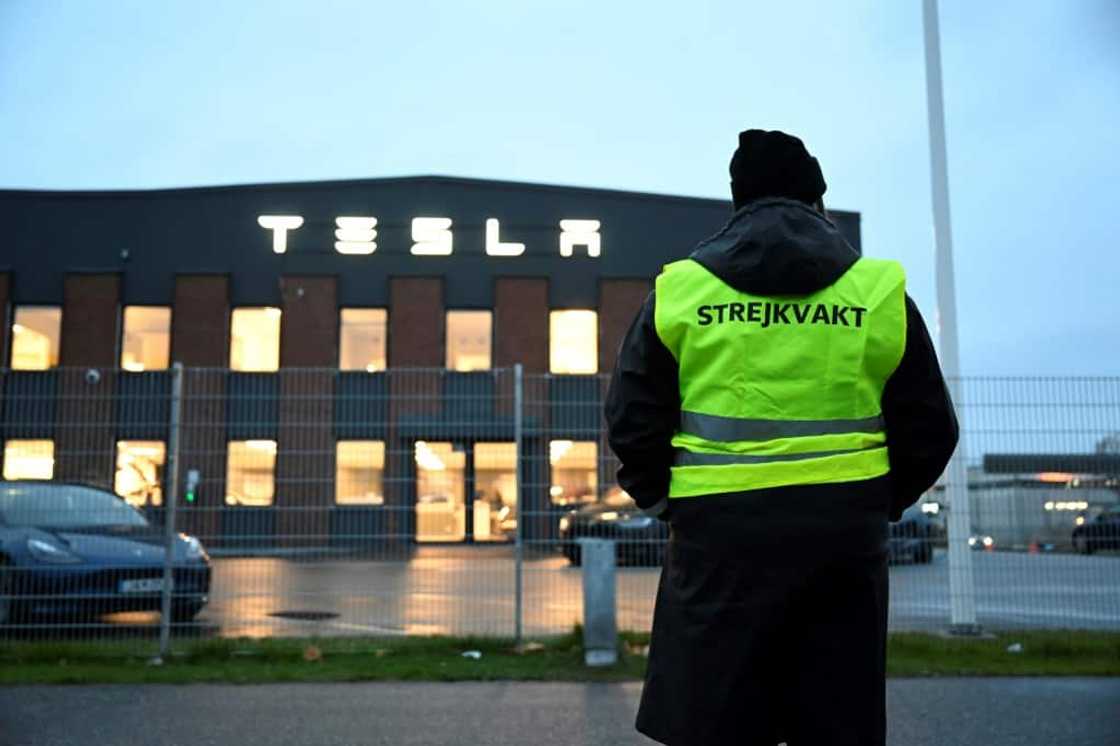 Tesla mechanics in Sweden are striking to get the US automaker to negotiate a collective wage agreement Tesla mechanics in Sweden are striking to get the US automaker to negotiate a collective wage agreement