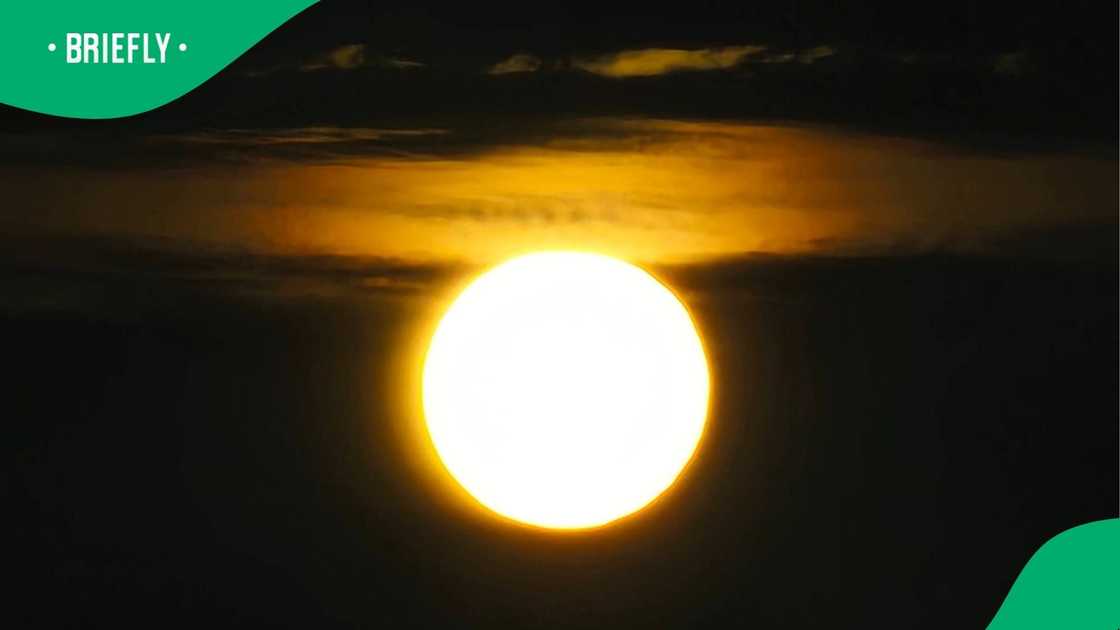 An image of the moon.