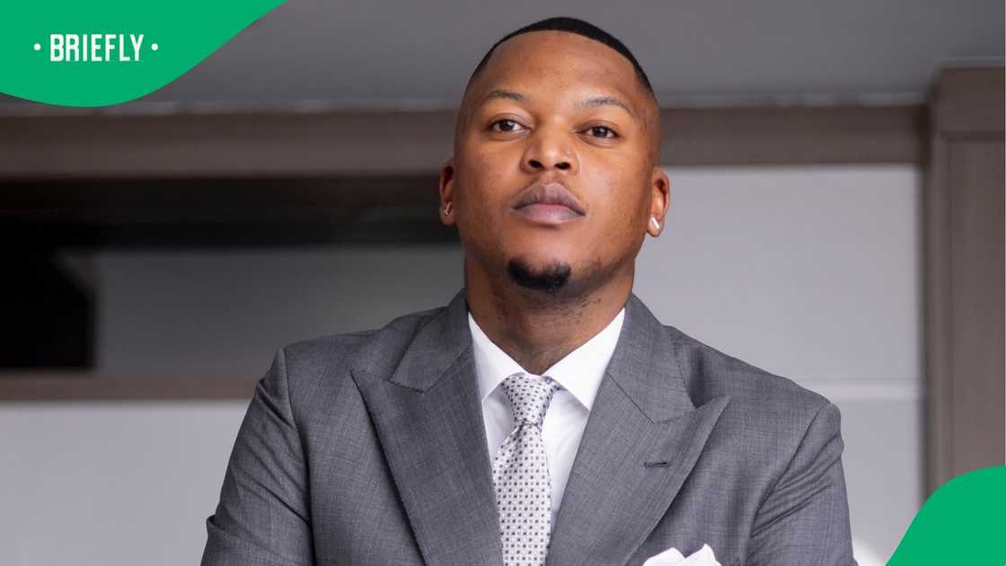 Oscar Mbo responds to claims he was rude in viral photo with fan Oscar Mbo responds to claims he was rude in viral photo with fan