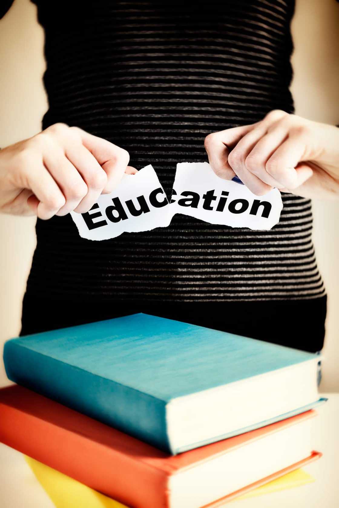 What are the causes for students to dropout from university? What are the causes for students to dropout from university?