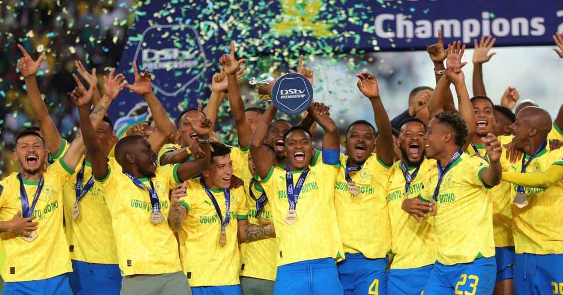 Mamelodi Sundowns offered first team coach Manqoba Mngithi a new contract Mamelodi Sundowns offered first team coach Manqoba Mngithi a new contract