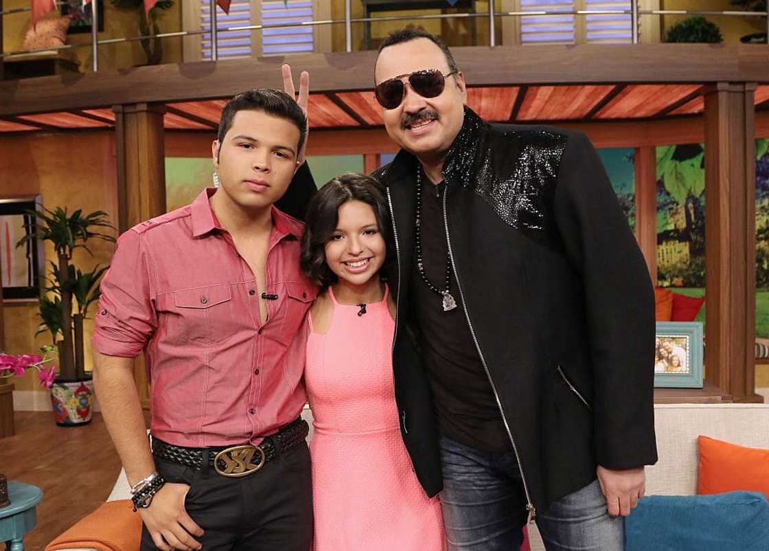 Who was Pepe Aguilar’s first wife? Who was Pepe Aguilar’s first wife?