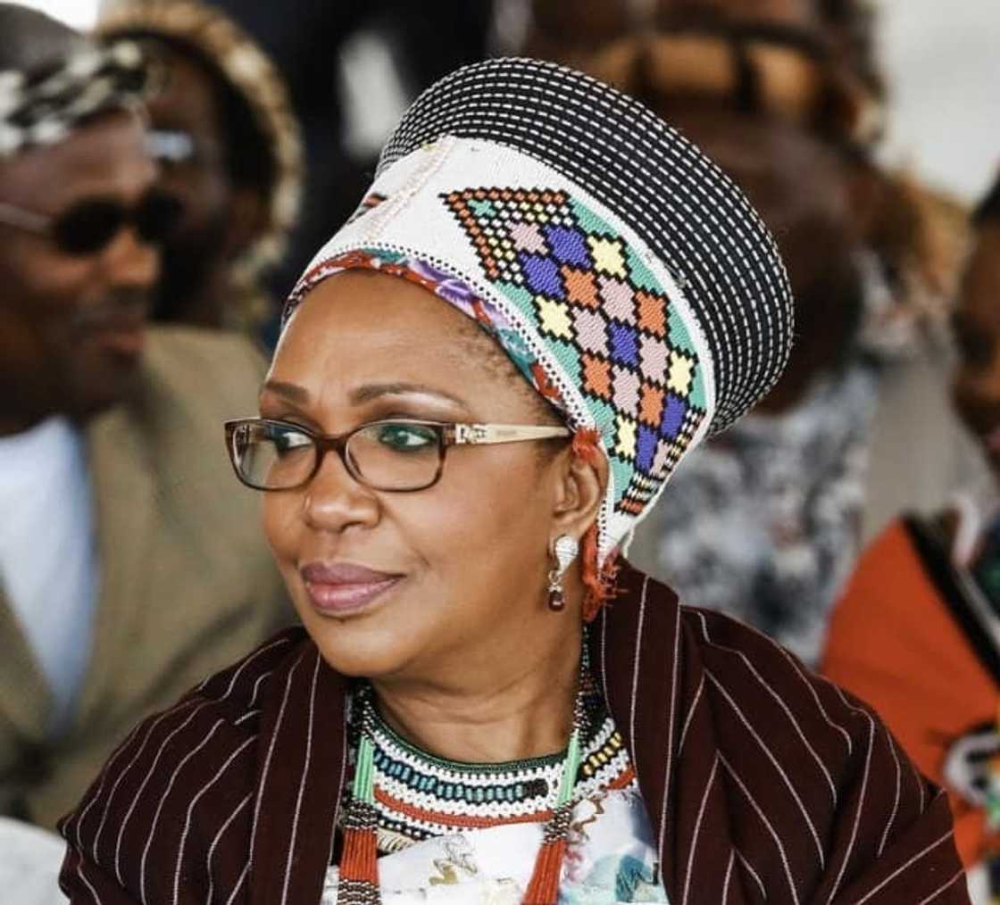 Who are King Zwelithini daughters and where are they today? (with images)