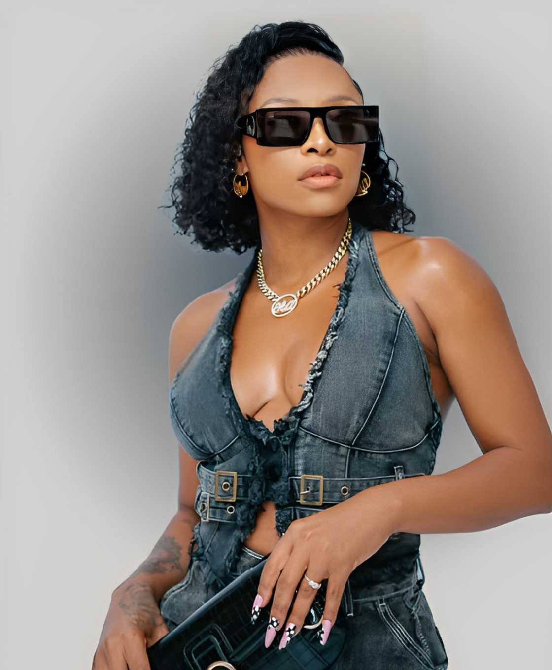 Netizens congratulated DJ Zinhle on her career milestone Netizens congratulated DJ Zinhle on her career milestone