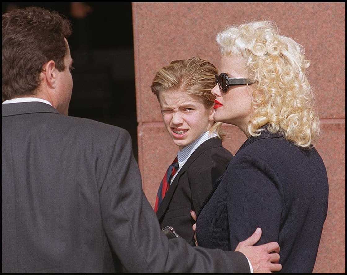 Is Anna Nicole's son still alive? Is Anna Nicole's son still alive?