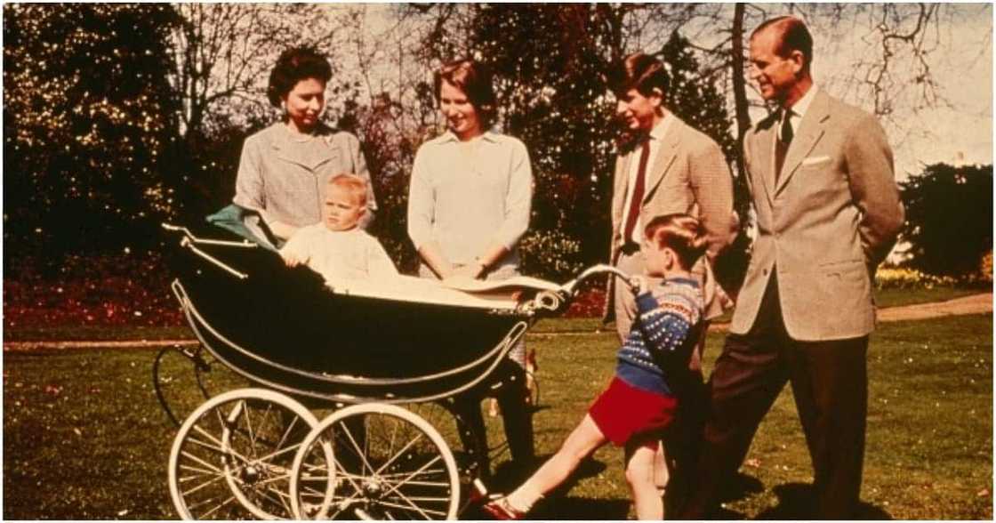 15 enchanting photos of Prince Phillip and Queen Elizabeth During their Younger Years