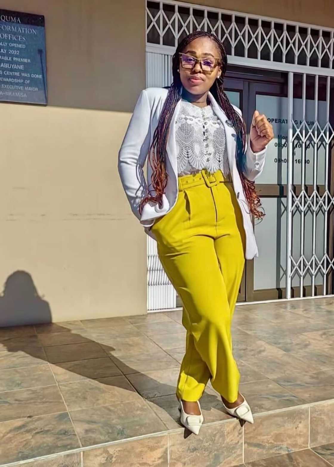 A woman in Johannesburg flexed how her mom washed her car at 5 a.m. in a TikTok video.