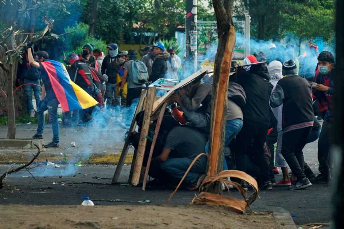 Clamoring for a better life, thousands arrived in Quito on foot or on the backs of trucks, many from hundreds of kilometers away Clamoring for a better life, thousands arrived in Quito on foot or on the backs of trucks, many from hundreds of kilometers away