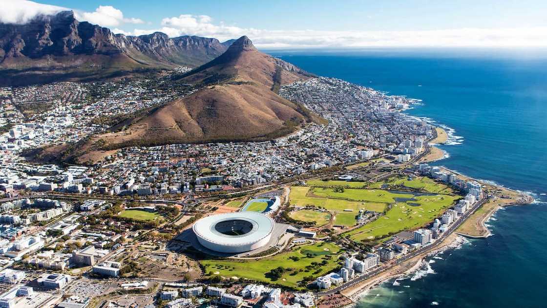 List of cities in South Africa with the best sights and activities: top 15 list List of cities in South Africa with the best sights and activities: top 15 list