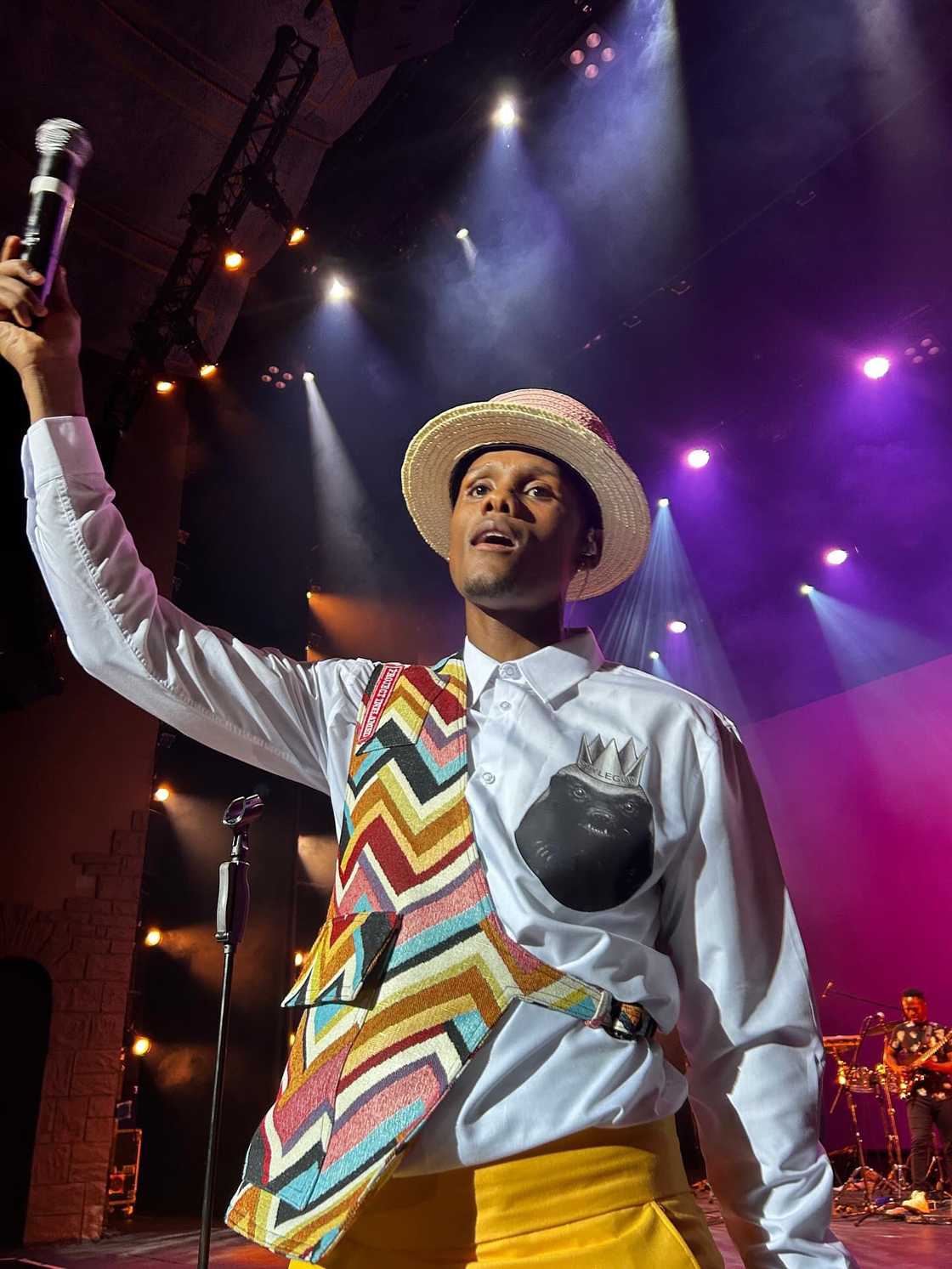 Samthing Soweto gave a fan a shady response
