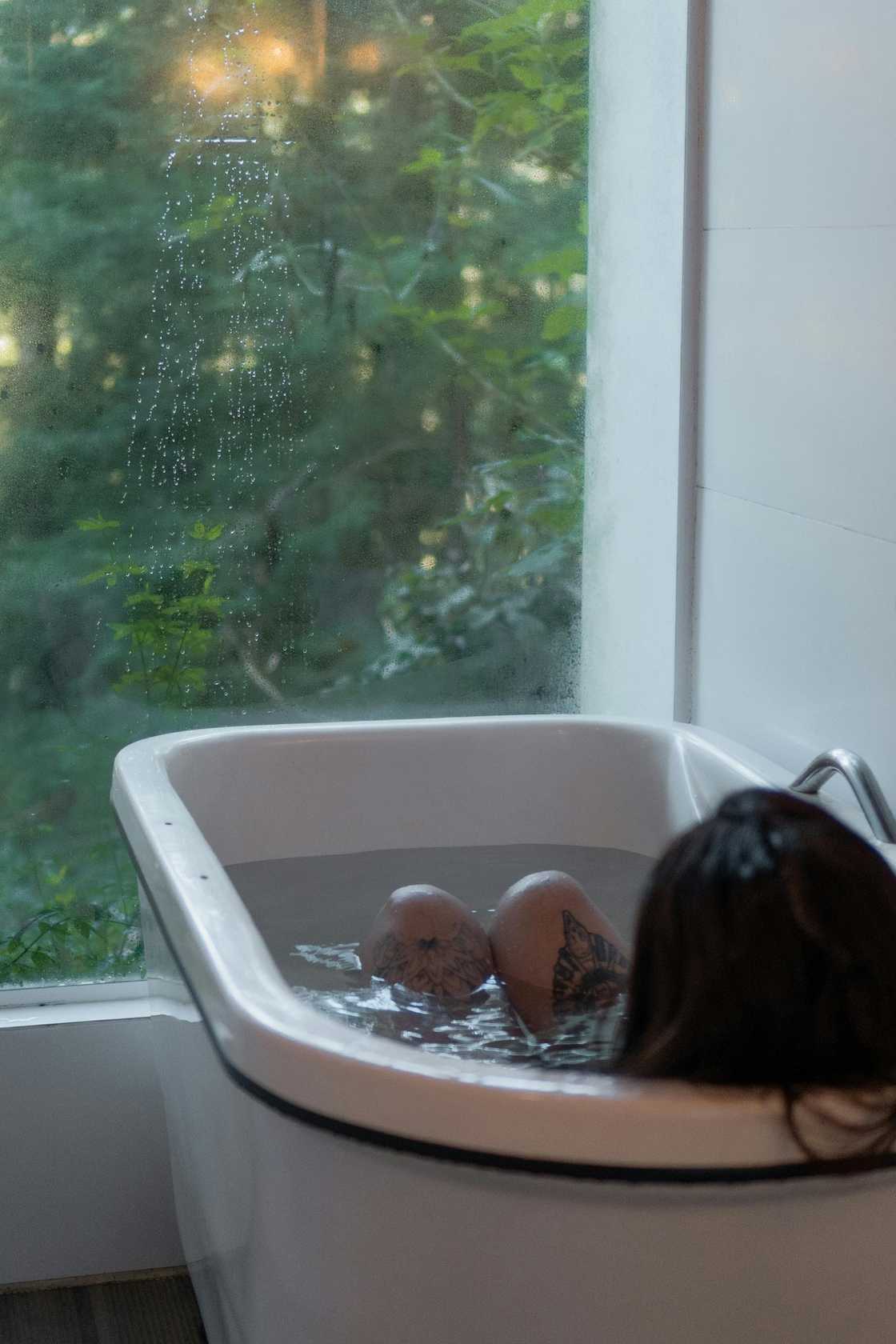 Bathtubs are reportedly smaller in America Bathtubs are reportedly smaller in America