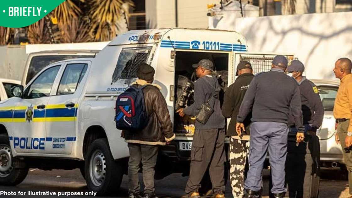 SAPS detain SAPS detain